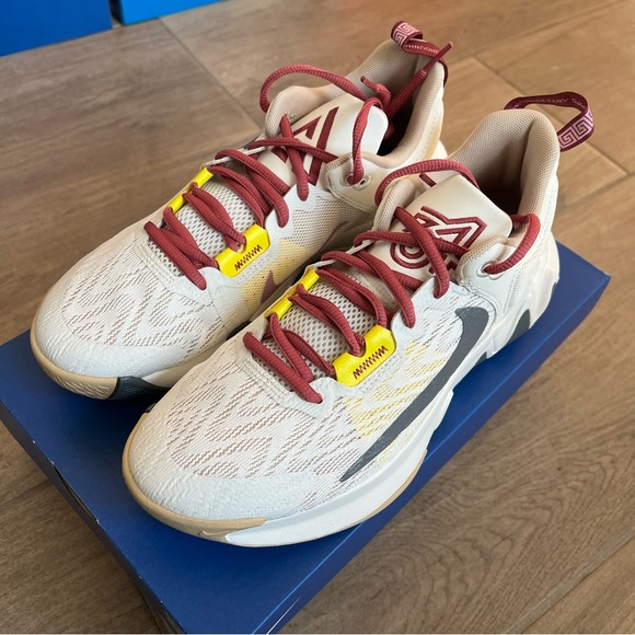 Nike Giannis Immortality 2 - Picture 1 of 9